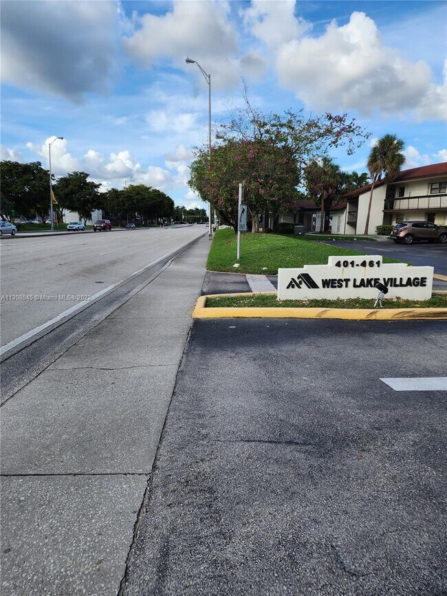 461 NW 107th Ave-Unit -102 in Miami, FL - Building Photo - Building Photo