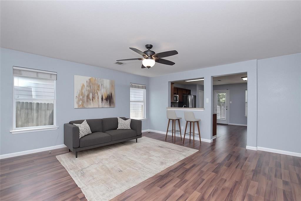 18612 Great Falls Dr in Manor, TX - Building Photo