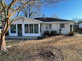 108 N Saratoga St in Stantonsburg, NC - Building Photo
