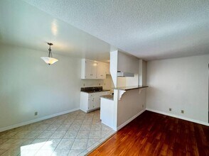 42 N Parkwood Ave in Pasadena, CA - Building Photo - Building Photo