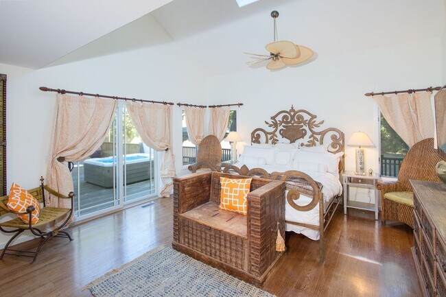 26 Quarter Ct in Westhampton, NY - Building Photo - Building Photo