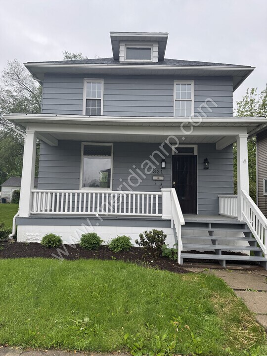 321 Kinsmoor Ave in Fort Wayne, IN - Building Photo