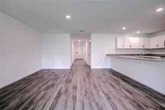 2440 Ring Rd in Spring Hill, FL - Building Photo - Building Photo