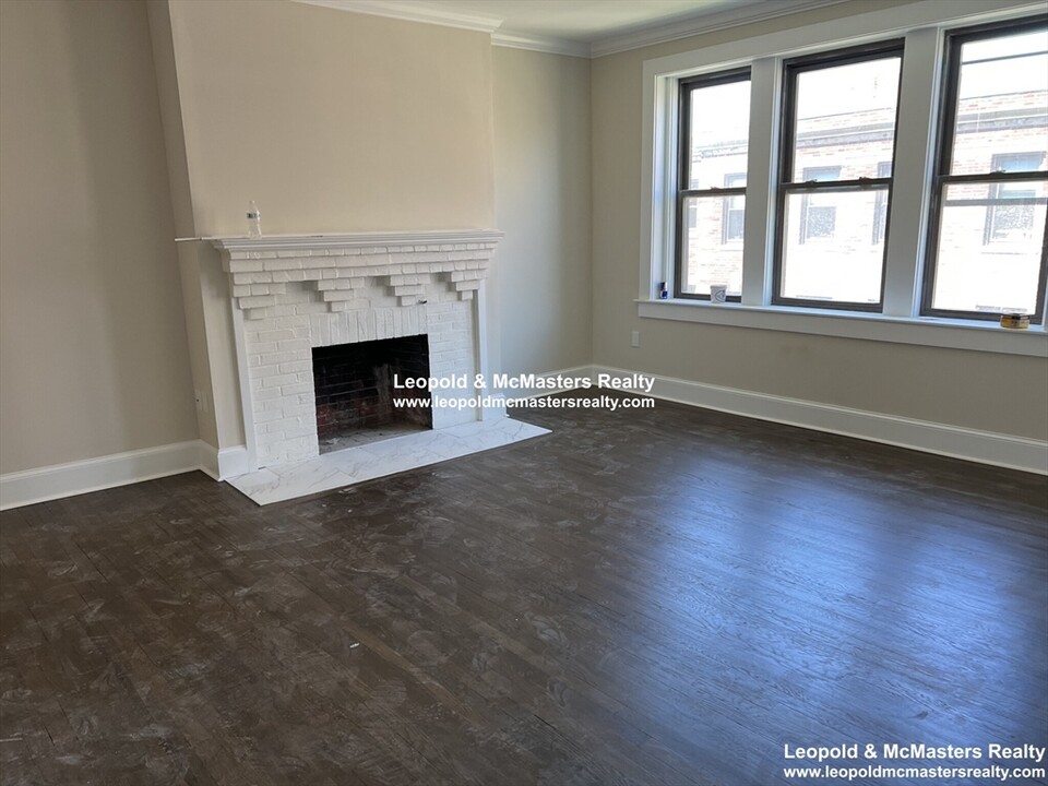 101 Longwood Ave, Unit 6 in Brookline, MA - Building Photo