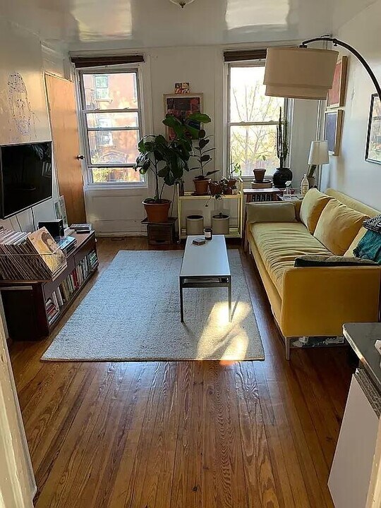 138 Adelphi St in Brooklyn, NY - Building Photo