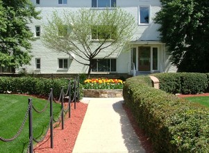 Dorchester Apartments in Arlington, VA - Building Photo - Building Photo