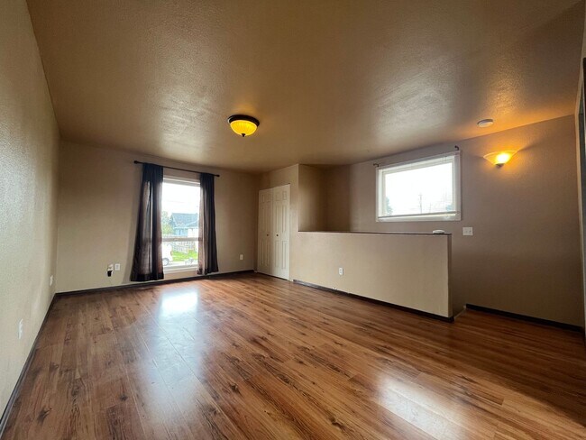 1560 Marsh Rd-Unit -1560 Marsh RD Unit B in Eureka, CA - Building Photo - Building Photo