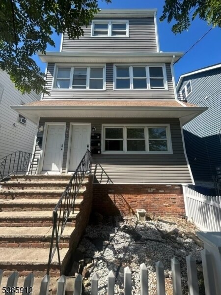 205 N 16th St in Bloomfield, NJ - Building Photo - Building Photo