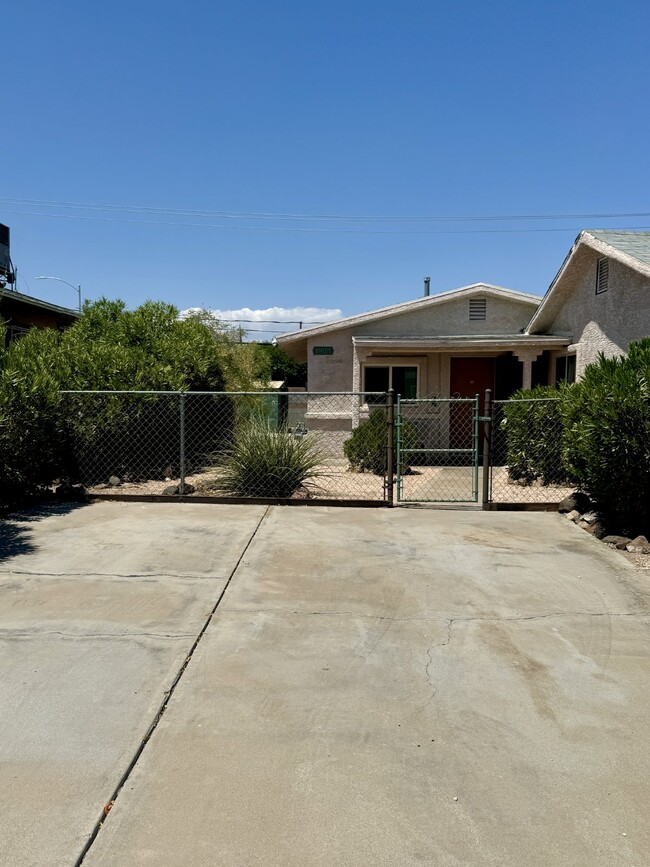 1803 Moser Dr in Henderson, NV - Building Photo - Building Photo