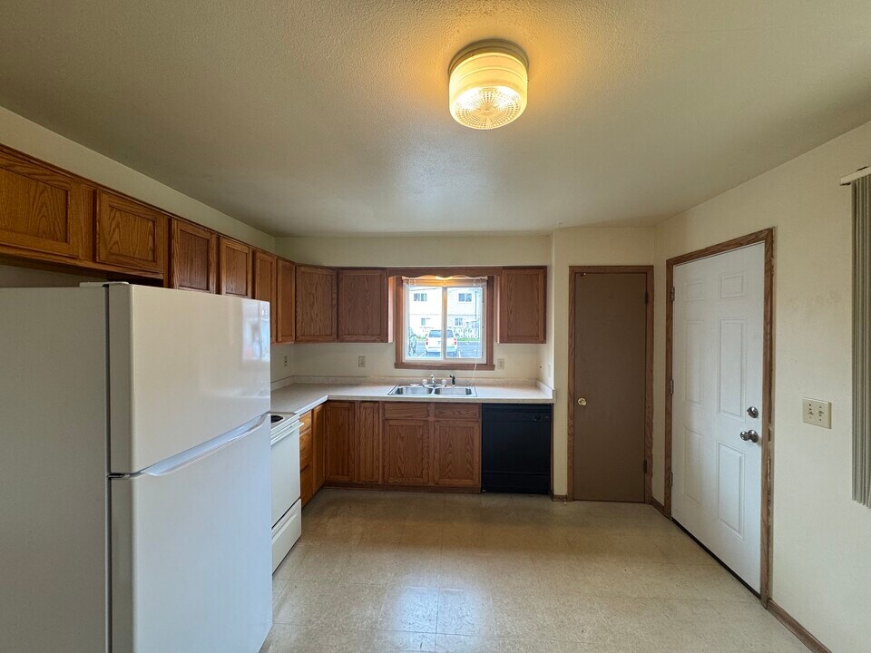 2155 S Fountain Ave in Appleton, WI - Building Photo