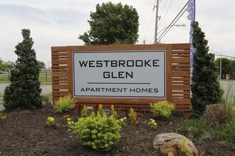 Westbrooke Glen in Shawnee, KS - Building Photo - Building Photo