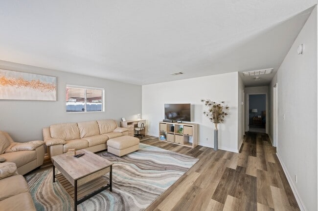 property at 1237 Lenrey Ave