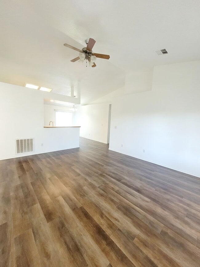 554 W Palmer Dr in Nampa, ID - Building Photo - Building Photo