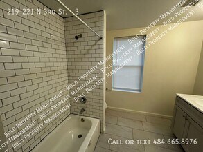 219-221 N 3rd St in Pottsville, PA - Foto de edificio - Building Photo