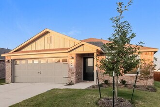 100 Wren Wy in Balch Springs, TX - Building Photo - Building Photo