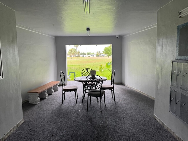 7797 Golf Cir Dr in Margate, FL - Building Photo - Building Photo