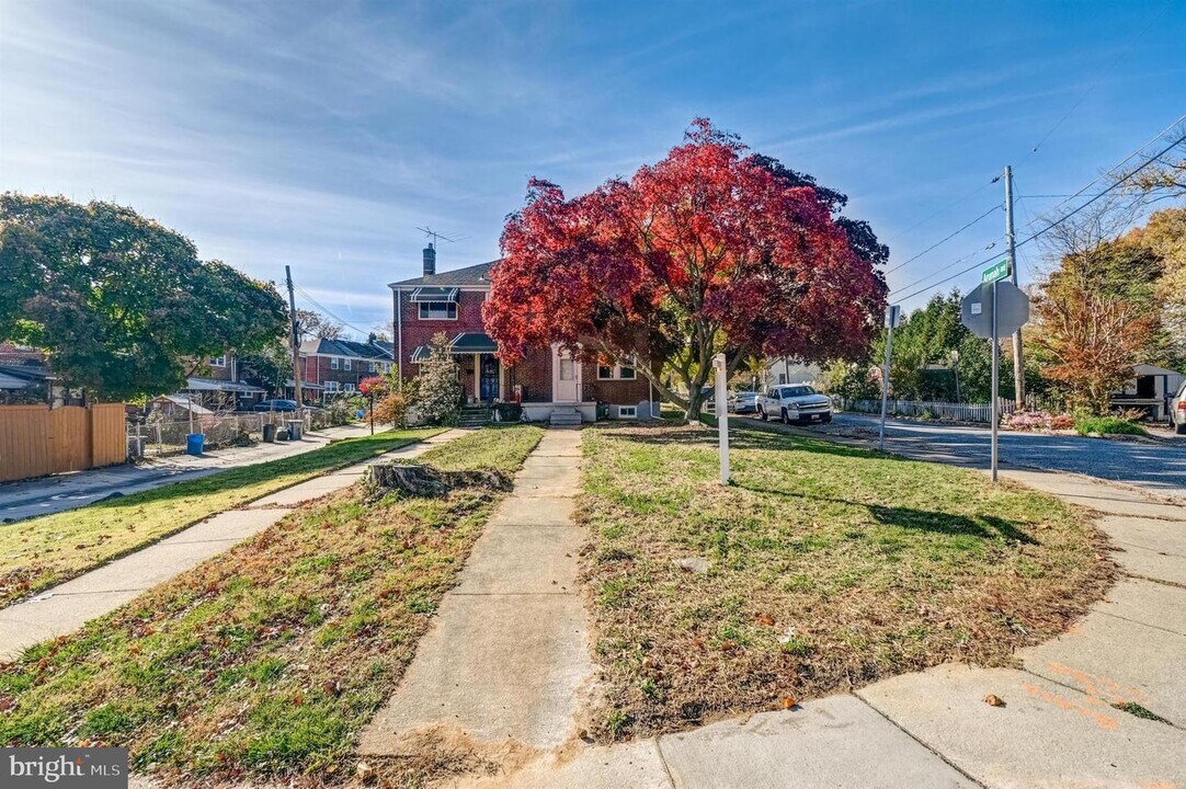 411 Ingleside Ave in Baltimore, MD - Building Photo