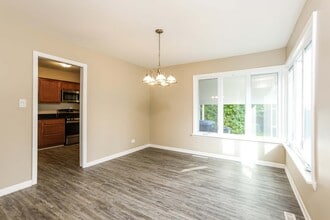 1462 Deerfield Rd in Deerfield, IL - Building Photo - Building Photo