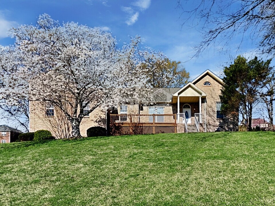105 Christina Ct in Goodlettsville, TN - Building Photo