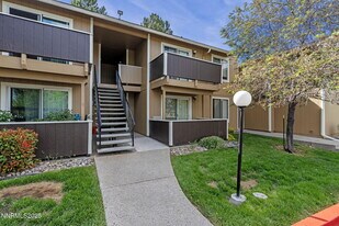 3399 Crystal Ln in Reno, NV - Building Photo