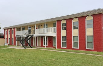 Sunshine Village Apartments in Harlingen, TX - Building Photo - Building Photo