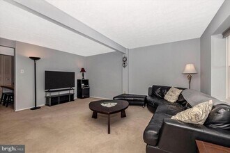 1780 Hillmeade Square in Frederick, MD - Building Photo - Building Photo
