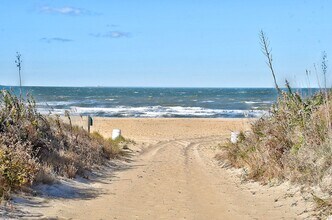 2309 Oak St in Virginia Beach, VA - Building Photo - Building Photo