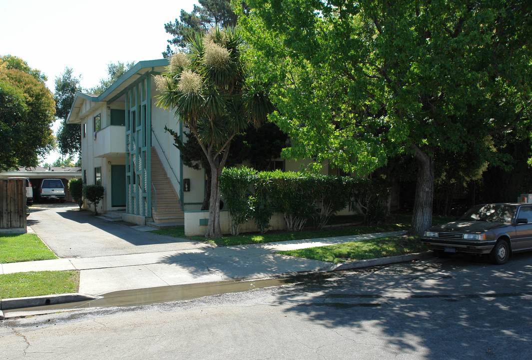 498 Doyle Rd in San Jose, CA - Building Photo