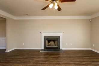 7033 Tanners Creek Dr in Huntersville, NC - Foto de edificio - Building Photo