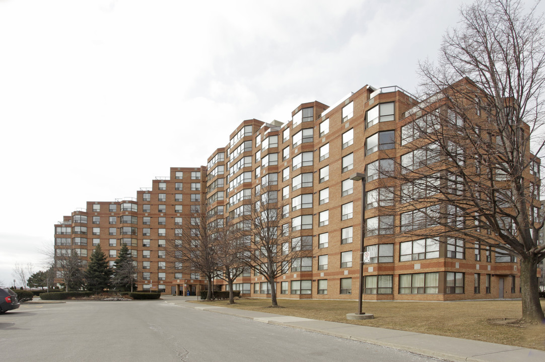 King's Terrace in Toronto, ON - Building Photo