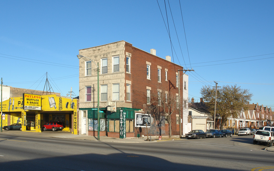 2225 S Western Ave in Chicago, IL - Building Photo