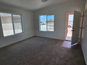 7994 E 46th Pl in Yuma, AZ - Building Photo - Building Photo