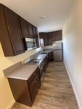 1412 W Florence Ave in Los Angeles, CA - Building Photo - Building Photo