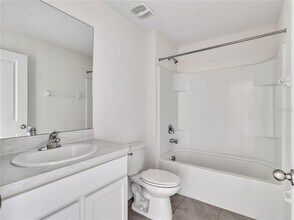 5420 Salt Plains Ct in Wimauma, FL - Building Photo - Building Photo