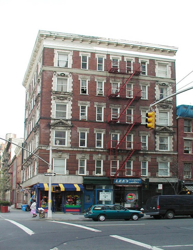 636 Hudson St in New York, NY - Building Photo - Building Photo