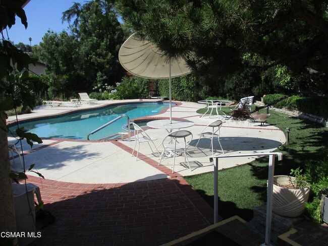 5042 Llano Dr in Los Angeles, CA - Building Photo - Building Photo