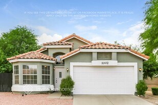 1002 W Chicago Ct in Chandler, AZ - Building Photo