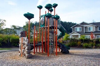 5026 Woodbine Dr SW in Olympia, WA - Building Photo - Building Photo