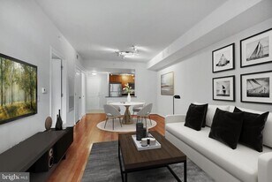 1021 N Garfield St in Arlington, VA - Building Photo