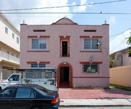 1053 SW 2nd St in Miami, FL - Building Photo - Building Photo