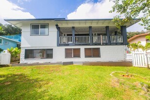 47-240-240 Iuiu St in Kaneohe, HI - Building Photo