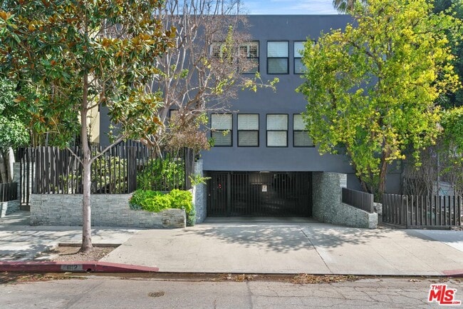 612 Huntley Dr in West Hollywood, CA - Building Photo - Building Photo