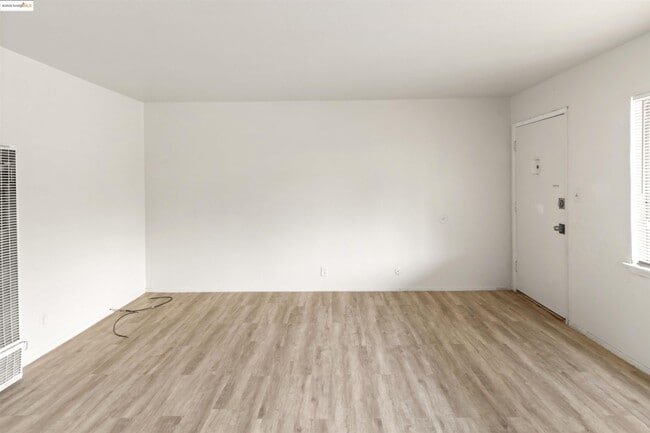 2811 Nicol Ave in Oakland, CA - Building Photo - Building Photo