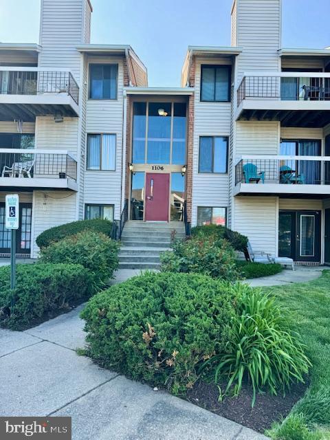 1106 Castle Harbor Way in Glen Burnie, MD - Building Photo