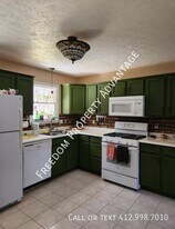 353 Clavale St in North Versailles, PA - Building Photo