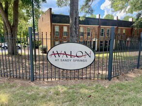 155 N River Dr in Sandy Springs, GA - Building Photo - Building Photo