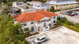 2930 NW 92nd Ave in Coral Springs, FL - Foto de edificio - Building Photo