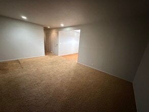 513 Dawn Ave in Danville, IL - Building Photo - Building Photo