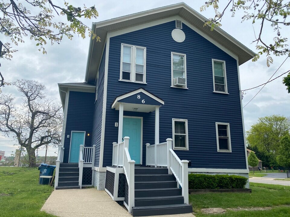 86 N 4th St-Unit -2 in Aurora, IL - Building Photo
