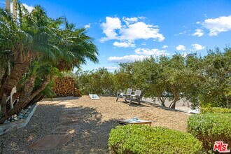 4908 Bunnie Ln in Malibu, CA - Building Photo - Building Photo